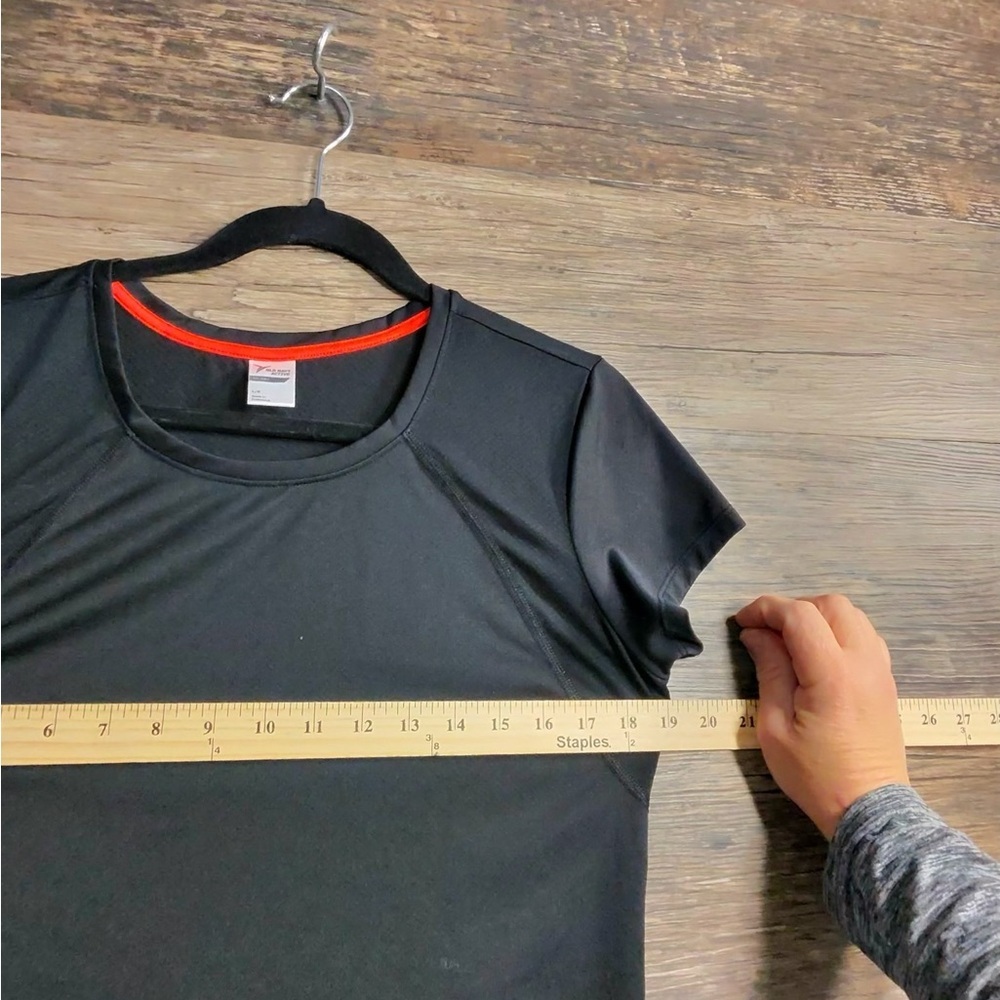 Old Navy Black Short Sleeve Tee - Picture 5 of 7